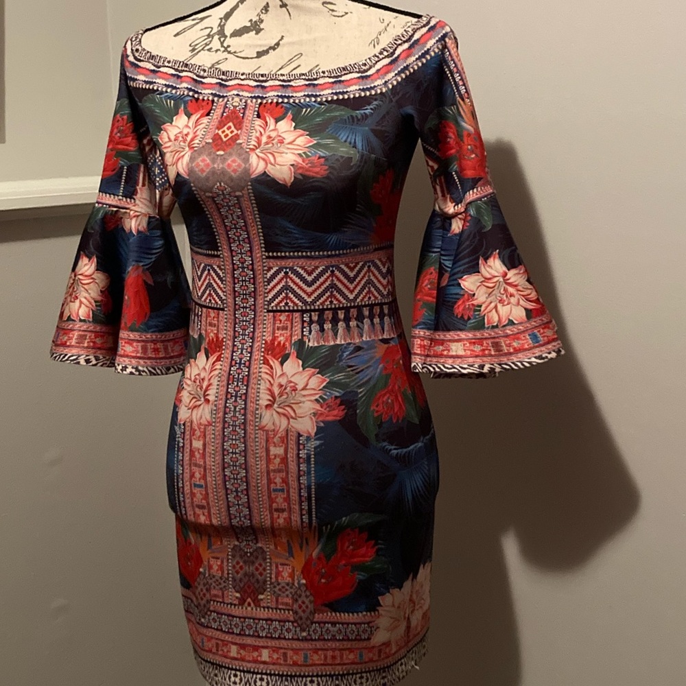 Fashion Nova Body Con Dress w Fluted Sleeves